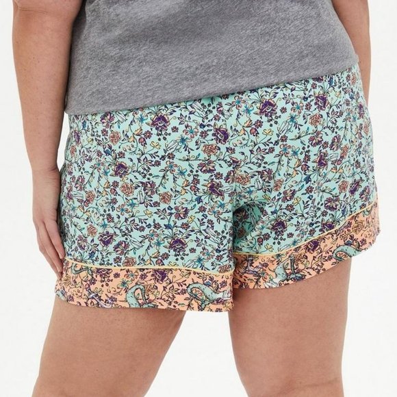 TORRID Printed Paperbag Waist Short SIZE 3 - Picture 2 of 7